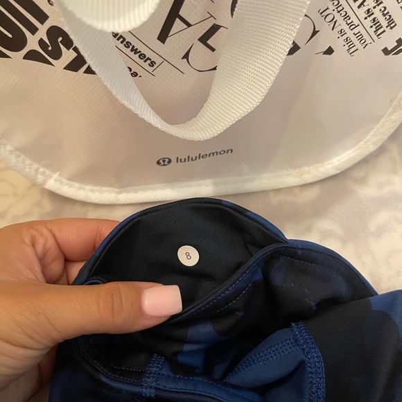 Lululemon Wunder Under Leggings - Picture 6 of 8